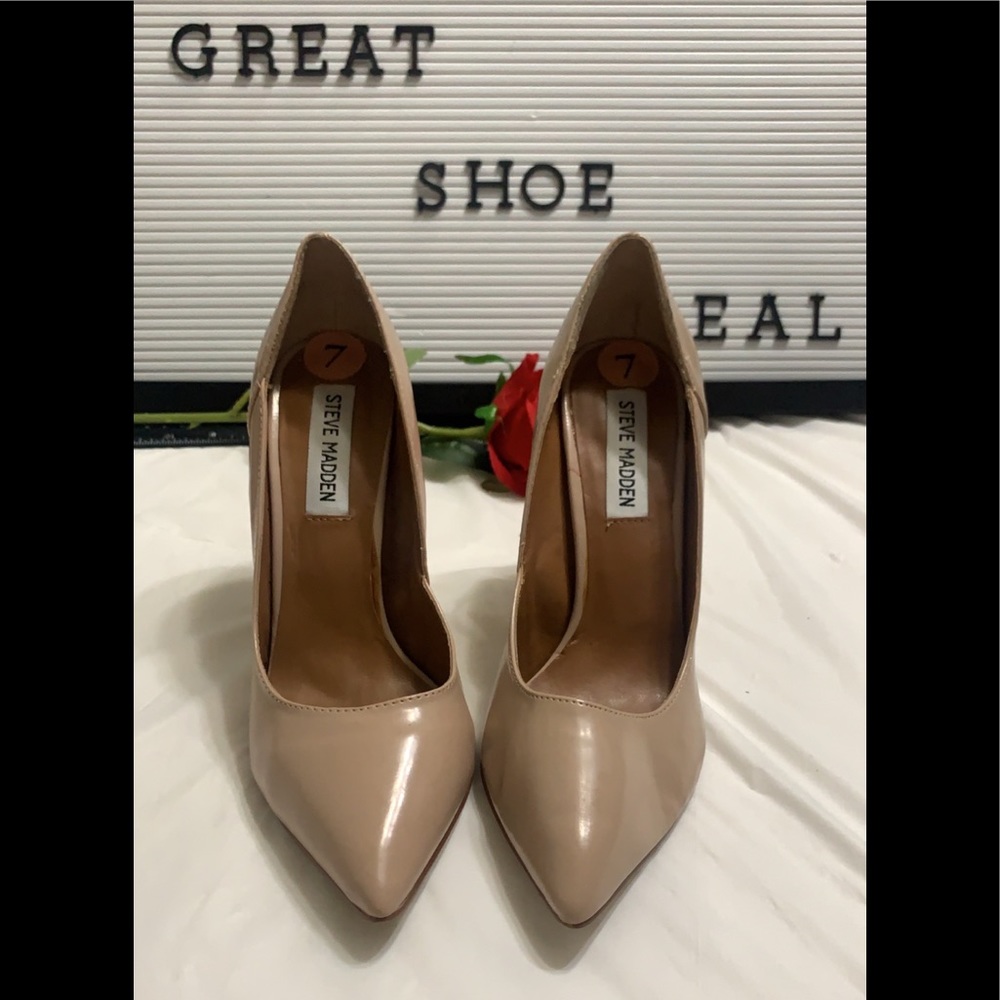 Steve Madden nude pumps